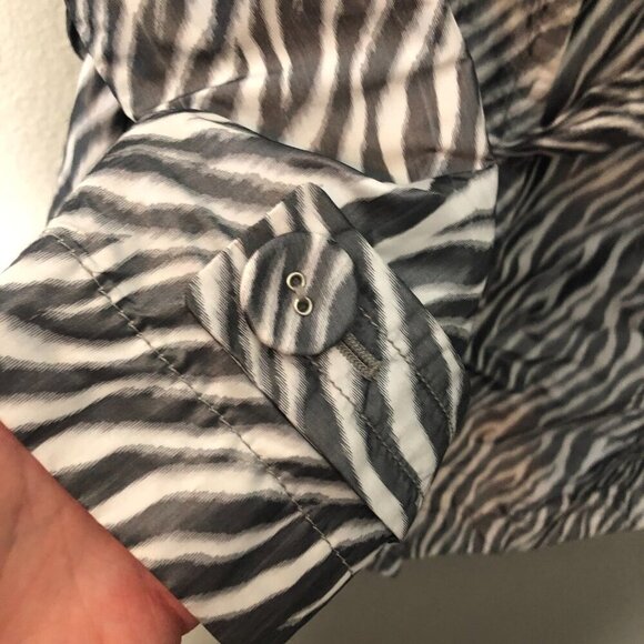 Chico's Zebra Animal Print Lightweight Trench Coat - Picture 6 of 9